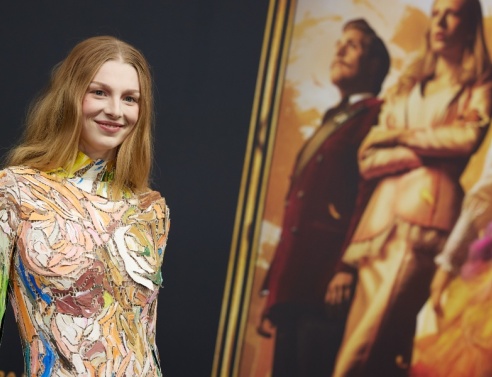 «Μωσαϊκό» από Schiaparelli φορούσε η Hunter Schafer