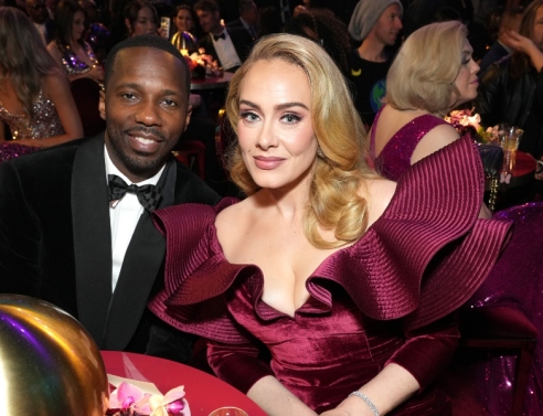 Η Adele και ο Rich Paul είναι επισήμως παντρεμένοι - Το επιβεβαίωσε η ίδια στο σόου του Alan Carr  