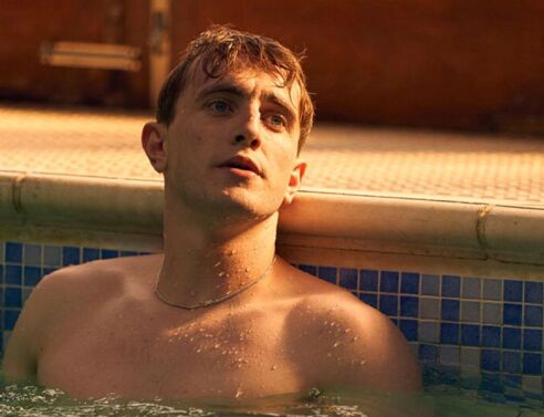 Ο Πολ Μέσκαλ υπερασπίζεται το σεξ στην τηλεόραση