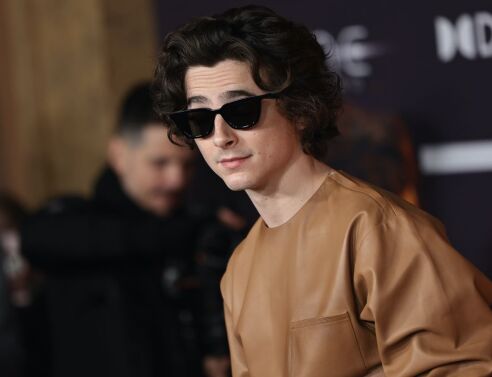 Έχει ο Τιμοτέ Σαλαμέ smartphone face;