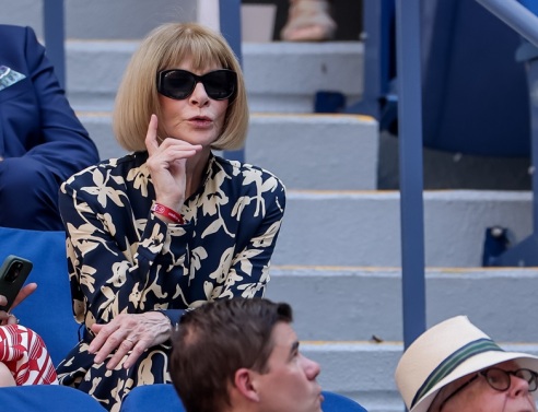 Άννα Γουίντουρ: Η αυστηρή της παρατήρηση σε δύο παρουσιάστριες