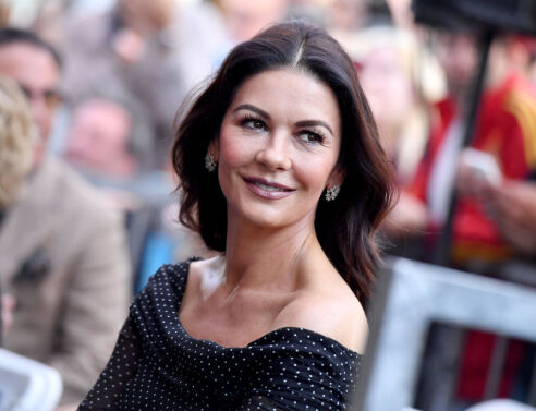 Κάθριν Ζέτα - Τζόουνς: Κλείνει τα 55 και το γιορτάζει με μια γυμνή φωτογραφία