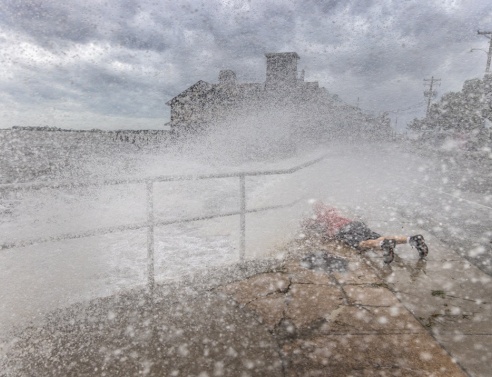 Εικόνες από τον τυφώνα Έλεν και το πρώτο «χτύπημα» στη Φλόρινα