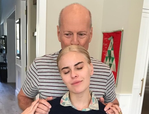 «Αγαπώ αυτόν τον τύπο τόσο πολύ» - Η κόρη του Μπρους Γουίλις μοιράστηκε φωτογραφίες με τον πατέρα της