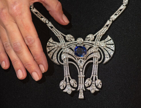 Μαρία Αντουανέτα: Πωλείται το διαμαντένιο περιδέραιο που την έφερε στο σκαμνί