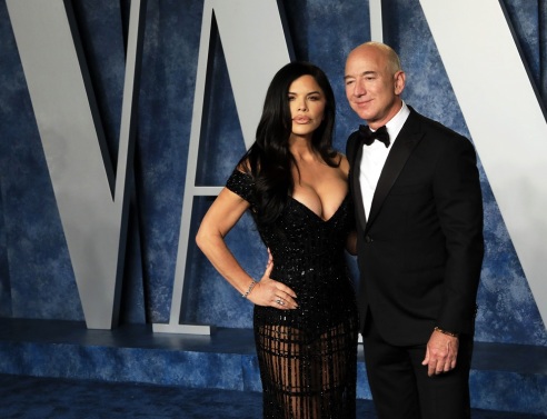 Ο Τζεφ Μπέζος με την Λόρεν Σάντσεζ