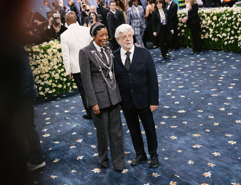 Τζορτζ Λούκας: Στο «μάτι» της Άννα Γουίντουρ επειδή εμφανίστηκε με...φθηνό sneaker στο Met Gala