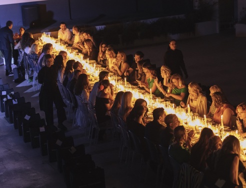 Stelios Koudounaris x attrattivo: Η capsule συλλογή παρουσιάστηκε σε ένα exclusive private dinner στον ιστορικό θερινό κινηματογράφο Cine Paris