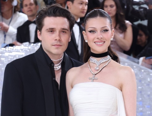 Μπρούκλιν Μπέκαμ και Νίκολα Πελτζ σε οικογενειακά δράματα