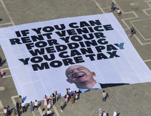 Πώς ο Τζεφ Μπέζος και η Λόρεν Σάντσεζ σχεδιάζουν να ξεγελάσουν τους διαδηλωτές στον γάμο τους στη Βενετία