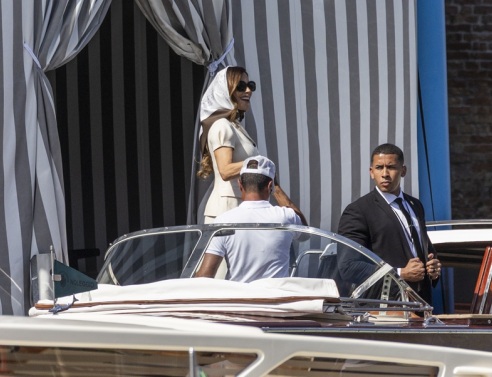 La dolce vita - Η Λόρεν Σάντσεζ αναχωρεί για τους γαμήλιους εορτασμούς στο Σαν Τζόρτζιο Ματζόρε