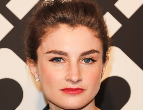 Νέα εποχή για τη Vogue: Η Κλόι Μαλ διαδέχεται την Άννα Γουίντουρ