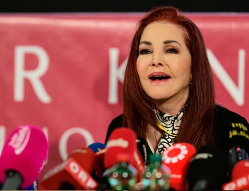 Εκρηκτικές εξομολογήσεις: Η Πρισίλα Πρίσλεϊ μιλά για το σκοτεινό παρασκήνιο πίσω από τον Έλβις και την κόρη της