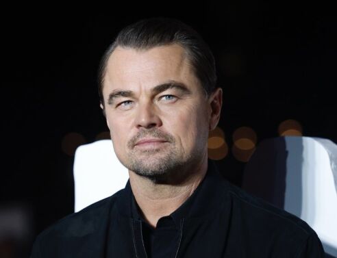 Ο Λεονάρντο Ντι Κάπριο σε «πρώιμες» συζητήσεις για να πρωταγωνιστήσει στο «Heat 2» - Η ταινία προχωρά με τον Μάικλ Μαν, για γυρίσματα το 2026.