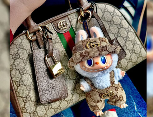 Bag charms στις τσάντες