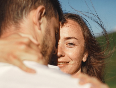 Το τεστ με το πουλί: Το νέο viral τρέντ που δοκιμάζει τη σχέση σου