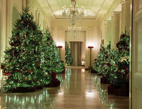 Μελάνια Τραμπ: Υποδέχεται τα Χριστούγεννα του 2025 με θέμα «Το Σπίτι της Καρδιάς»