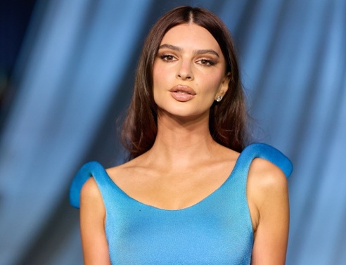 Έμιλι Ραταϊκόφσκι: Η ανάρτηση που προκάλεσε αντιδράσεις και η αναφορά στον Μαμντάνι