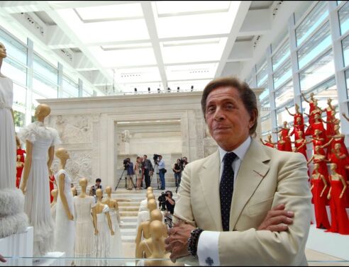 Πέθανε ο Βαλεντίνο Γκαραβάνι, ο «τελευταίος αυτοκράτορας» της μόδας