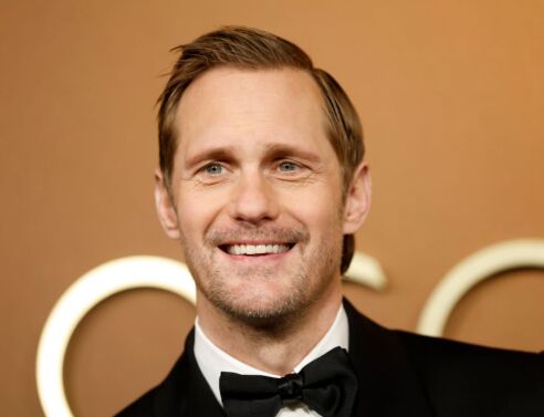 Ο Αλεξάντερ Σκάρσγκαρντ βάζει τέλος στη φημολογία για τη σεξουαλικότητά του