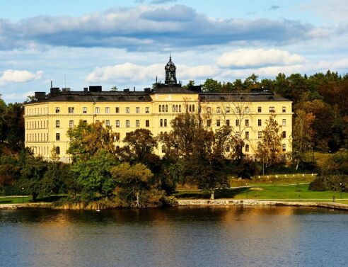 Πώς οι υπερπλούσιοι κρατούν τα σπίτια τους πάντα τακτοποιημένα