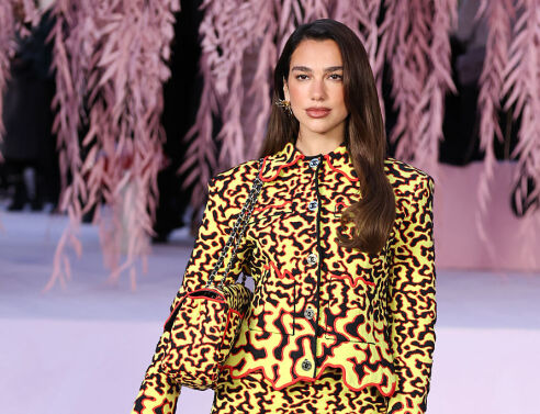 Η Dua Lipa και η επιστροφή του «Boom Boom» 