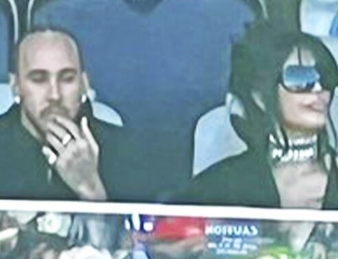 Η Κιμ Καρντάσιαν και ο Λιούις Χάμιλτον στο Super Bowl