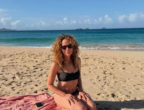 Τζένιφερ Γκρέι: Η «Baby» του Dirty Dancing εντυπωσιάζει με μαγιό σχεδόν 40 χρόνια μετά