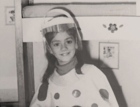 Η Μανίνα Ζουμπουλάκη ντυμένη αστροναύτης