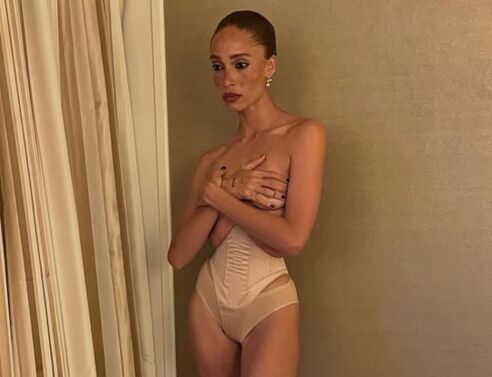 Η Άντγουα Αμπόα αποκαλύπτει: «Δεν μπορούσα να αναπνεύσω» με τον κορσέ στα Oscars