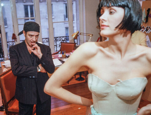 Zara x Γκαλιάνο: Συνεργασία-έκπληξη για τα επόμενα δύο χρόνια