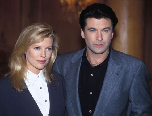 Κιμ Μπέισινγκερ προς Άλεκ Μπάλντουιν: «Χρόνια πολλά» μετά από χρόνια σιωπής