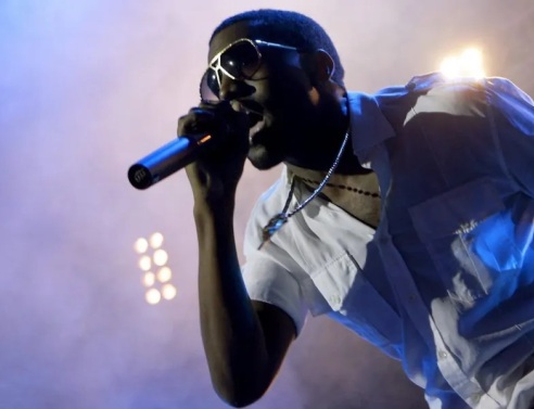 Νέοι μπελάδες για τον Κάνιε Γουέστ - Φέρεται πως χτύπησε άντρα στο πρόσωπο ο οποίος έχασε τις αισθήσεις του