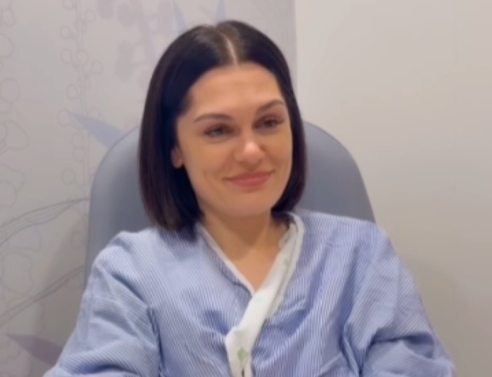 Απαλλαγμένη από τον καρκίνο η Jessie J – Η ανάρτηση από το νοσοκομείο