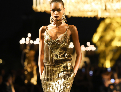 Saint Laurent: Τι συνέβη στο μυστηριώδες τελευταίο σόου του Βακαρέλο;