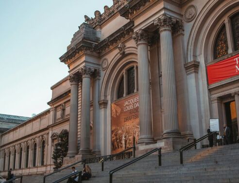 Met Gala 2026: Το Met Museum αποκαλύπτει το νέο θέμα – «Costume Art» ενώνει μόδα και εικαστικά