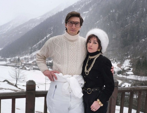 Ο Adam Driver και η Lady Gaga ως Μαουρίτσιο Γκούτσι και Πατρίτσια Ρετζιάνι στην ταινία "House of Gucci" 