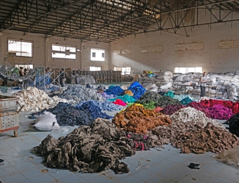 πολλά ρούχα 