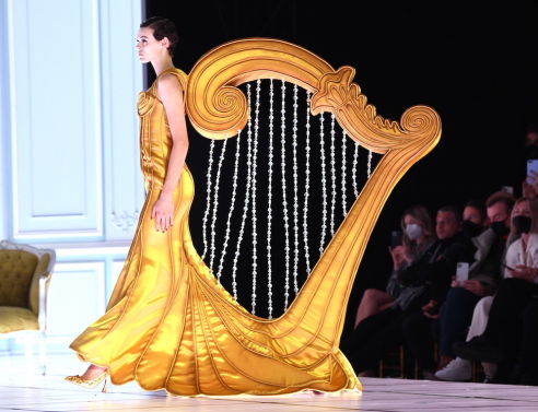 Σύνολο του Moschino