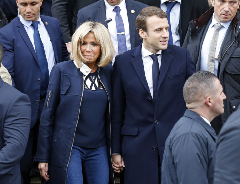 Brigitte Trogneux-Macron: Μπορεί η νέα πρώτη κυρία να αλλάξει τα μυαλά της Γαλλίας;
