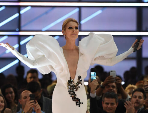 Να βρεις κάποιον να σε αγαπάει όσο η Σελίν Ντιόν αγαπάει την υψηλή ραπτική