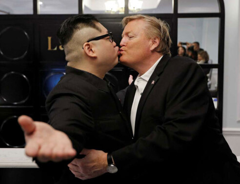 kissdonald.jpg