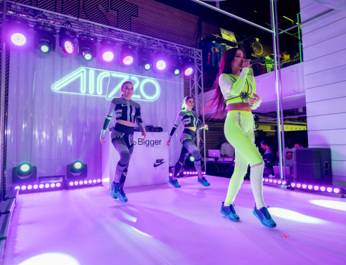 AIR MAX 720 PARTY