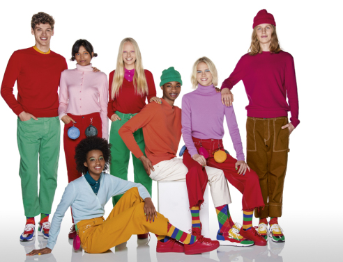Με μία έκρηξη χρωμάτων, η United Colors of Benetton παρουσιάζει τη σειρά “Wool So Cool” σε συνεργασία με την The Woolmark Company.