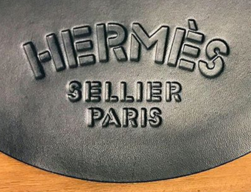 Ο οίκος Hermes κλείνει τα εργοστάσια του