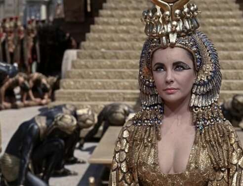 Η Ελίζαμπεθ Τέιλορ στην ταινία Κλεοπάτρα