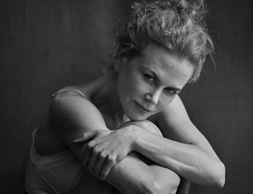 Η Nicole Kidman φωτογραφημένη από τον Peter Lindbergh για το ημερολόγιο Pirelli 2017 ©EPA