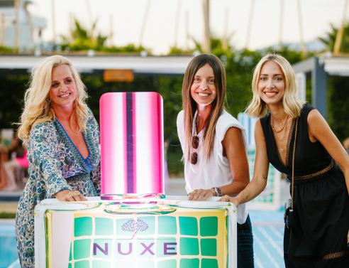 Ένα μοναδικό καλοκαιρινό event τόλμησε η Nuxe για να βρεθεί και να μοιραστεί από κοντά τα ιδιαίτερα και άκρως καλοκαιρινά νέα της.