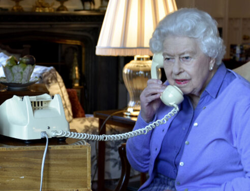 Η Βασίλισσα Ελισάβετ  κάνει περικοπές λόγω κρίσης του κορωνοϊού