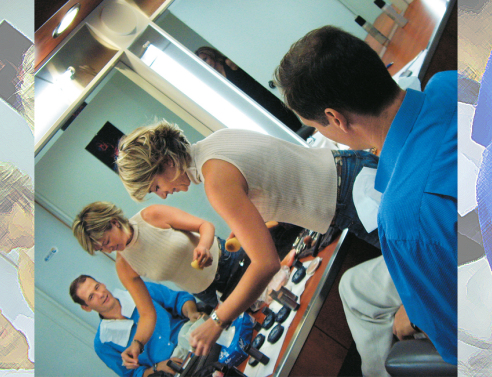 Ο Προκόπης Δούκας, παρουσιαστής τηλεοπτικού δελτίου ειδήσεων περιγράφει τι σημαίνει τηλεοπτικό μακιγιάζ για έναν άνδρα.